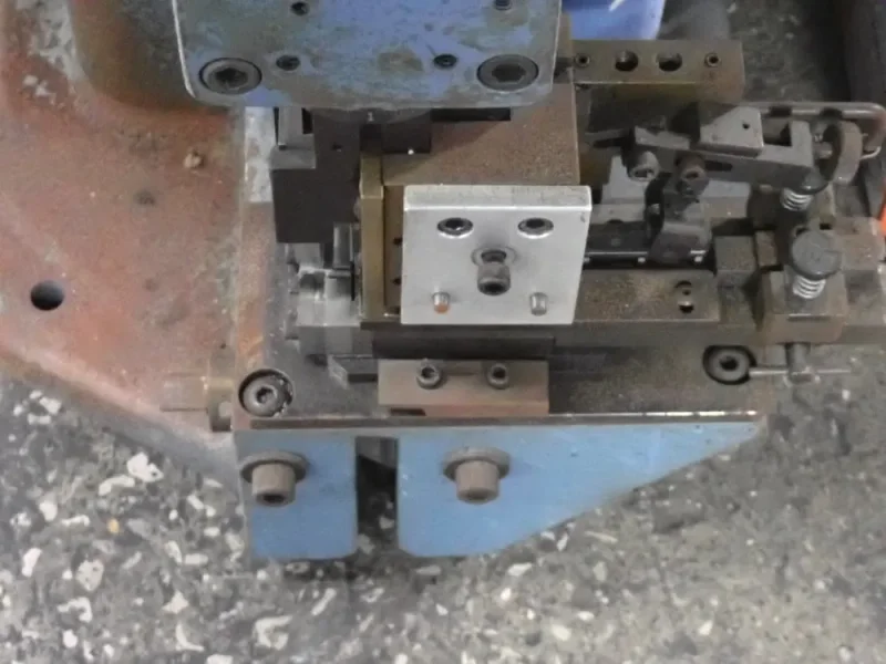 AMP INCORPORATED 3"X 7" TERMINATING CRIMPING PRESS  -  1-471273-1