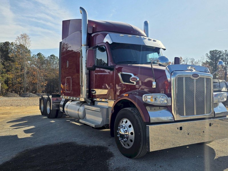 PETERBILT 567 - Trucks