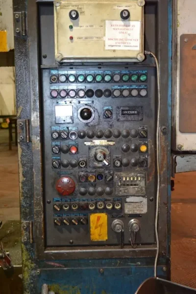 KOMATSU 220 TON ECCENTRIC GEAR 2 PT SS PRESS, S/N 10017, STOCK# 13404J