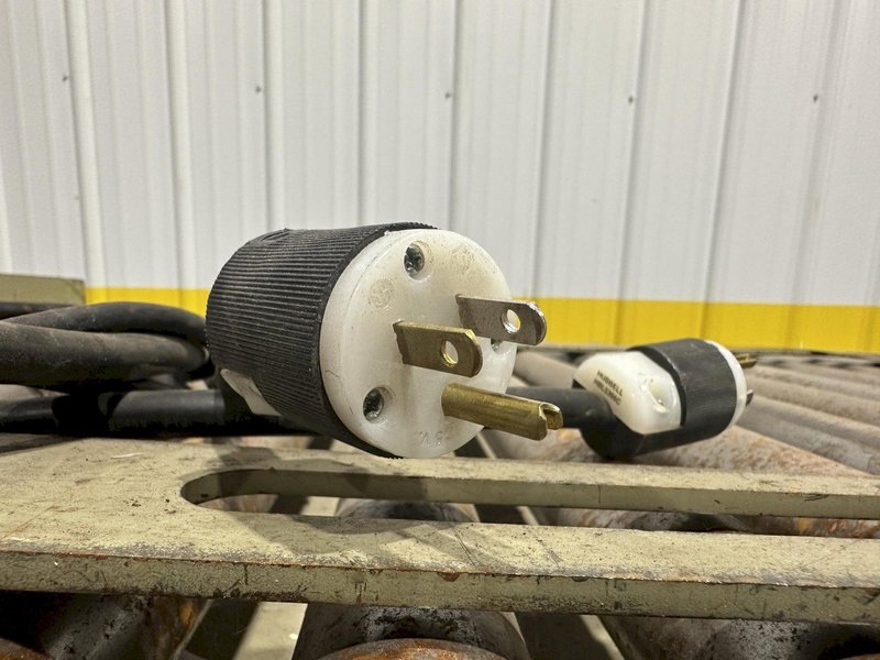 3800 LBS X 60" X 42" SOUTHWORTH HYDRAULIC SCISSOR LIFT TABLE WITH ROLLER CONVEYOR TOP, 110 VOLT: STOCK #20893