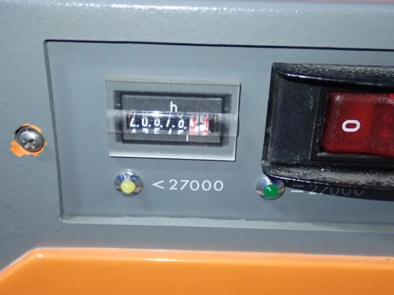 ALCATEL VACUUM PUMP STATION  -  DRYTEL 31