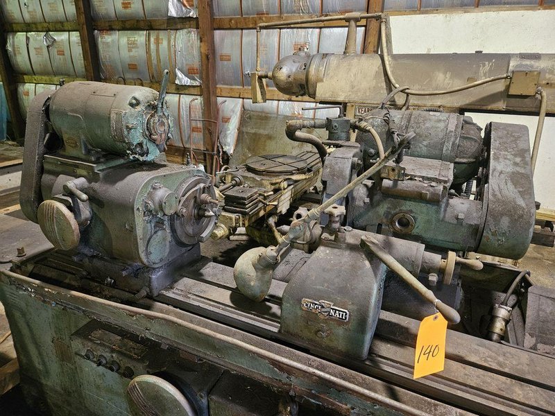 18&quot; X 30&quot; CINCINNATI UNIVERSAL CYLINDRICAL GRINDER. STOCK # 0779425