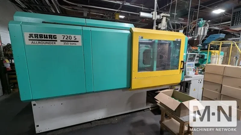 359 TON 18 OZ ARBURG MODEL 720S-3200-1300 INJECTION MOLDING MACHINE MFG 2004
