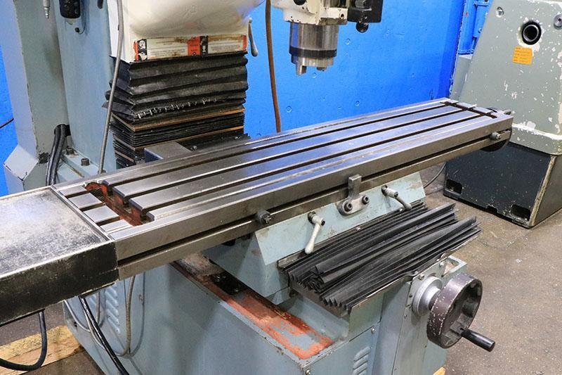 SOUTHWESTERN INDUSTRIES PROTO-TRAK 3-AXIS CNC BED MILL 
MODEL DPM