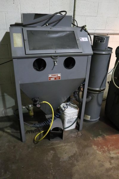 Trinco 36/BP Sand Blast Cabinet with Reclaim Unit, Gun, Gloves, - Auction Item