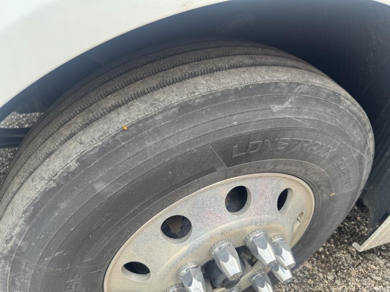 Volvo VNL Sleeper Semi Truck, 2023 – D13 Engine