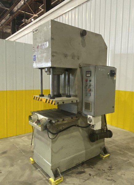 50 TON YIFANG MODEL #YC-50T HYDRAULIC C-FRAME PRESS, 15.75" STROKE: STOCK #20191