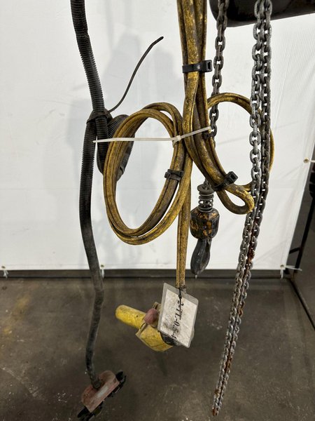 1/2 TON R&amp;M LOADMATE POWERED CHAIN FALL HOIST. STOCK # 1157622