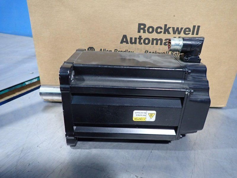 ALLEN BRADLEY 2.32 KW AC SERVO MOTOR  -  VPL-B1651C-PK14AS