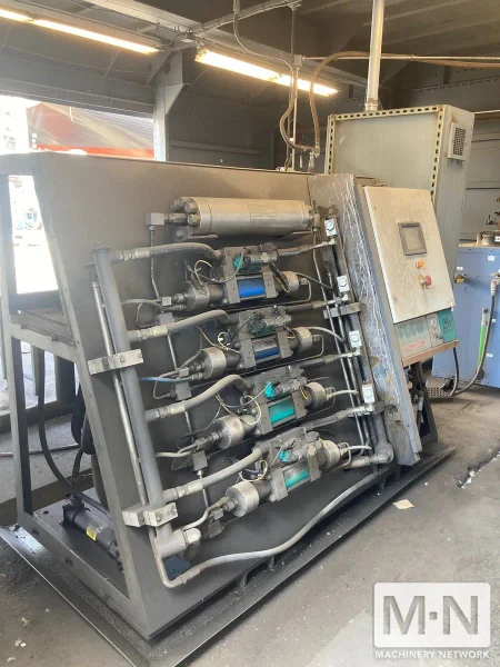 200 HP 60,000 PSI FLOW 25X WATERKNIFE INTENSIFIER PUMP w/ 2382 HOURS