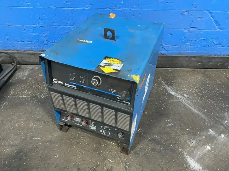MILLER 300 AMPS WELDER  -  DELTAWELD 302