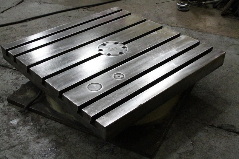 39-1/4&#039; X 39-1/4&#039; AIR LIFT ROTARY T SLOTTED TABLE: STOCK #65898