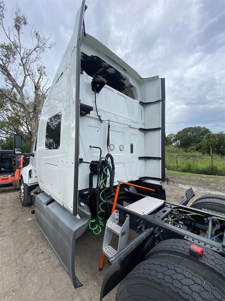 2018 International LT625 3HSDZAPR9JN532736