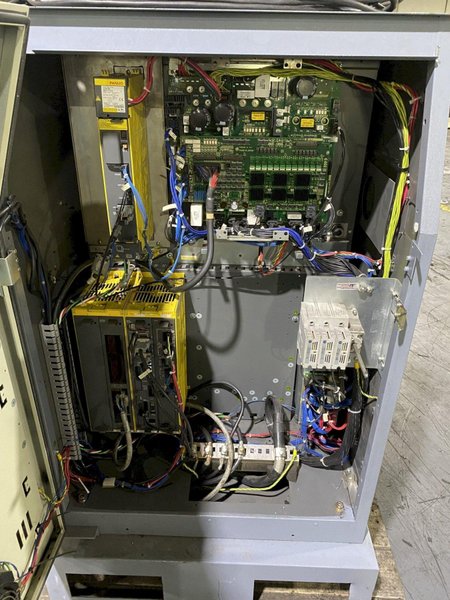 FANUC – R-2000iB/210F w/ R-30iA Controls USED