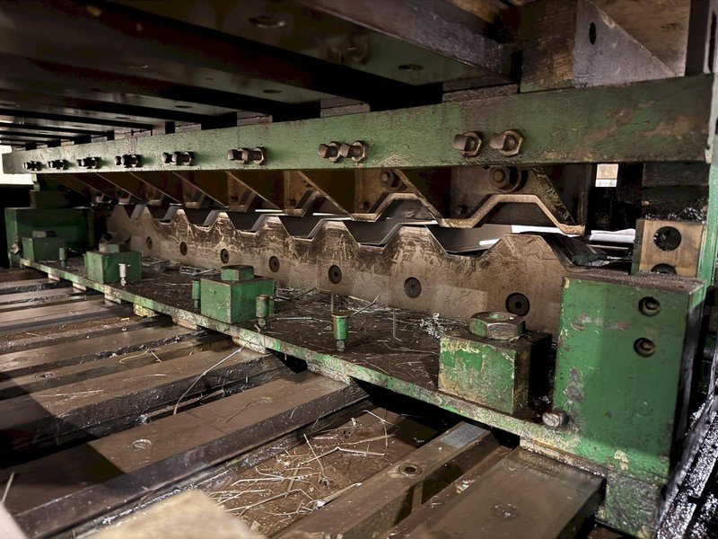 100 TON X 64" WIDE STAMCO MODEL #810-64 CUTOFF PRESS, WITH AIR CLUTCH: YOBRO #24793