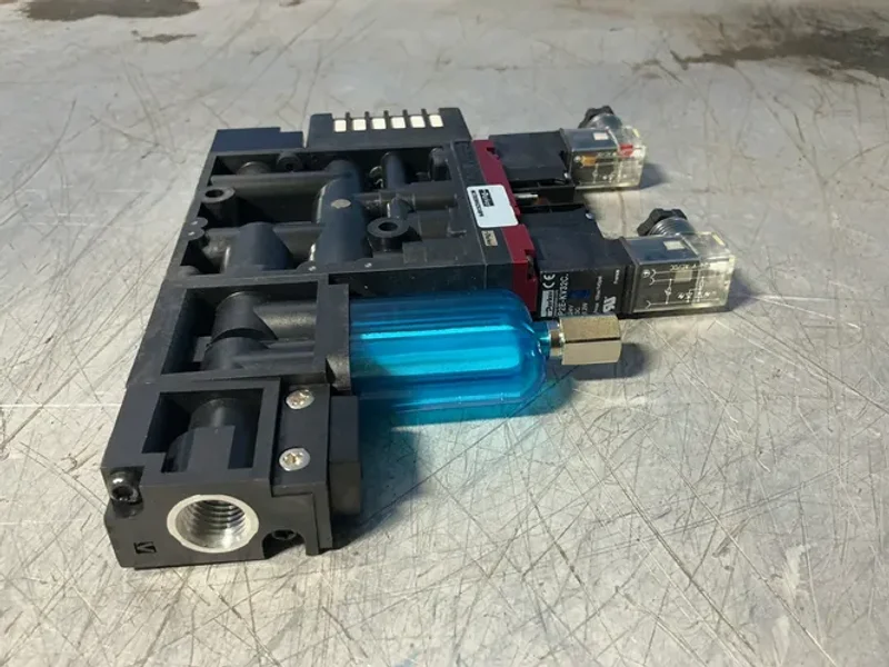PARKER 145 PSI INTEGRATED PNEUMATIC VACUUM GENERATOR  -  MC72S25HSZSC4BPN