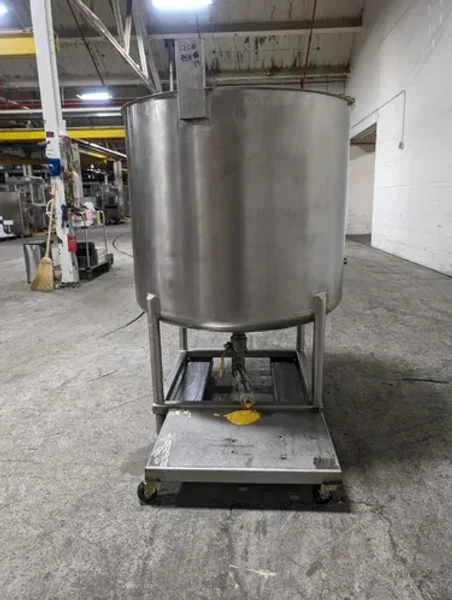 200 GALLON STAINLESS STEEL TANK