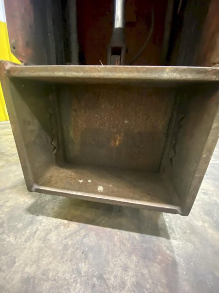 CP MFG &quot;CAN-DENSOR 600&quot; HYDRAULIC METAL HORIZONTAL BALER: STOCK #16682