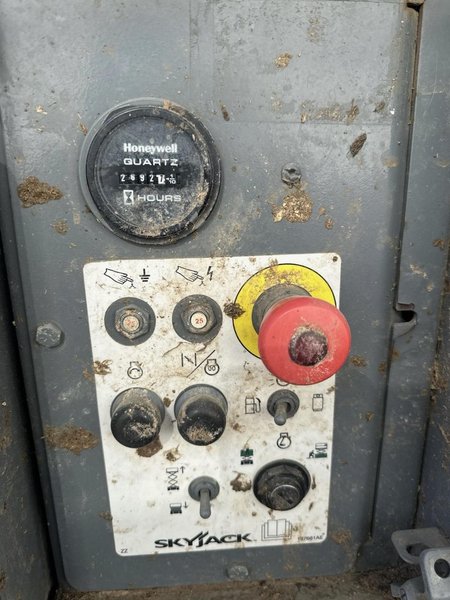 2017 Skyjack SJ6832RT Rough Terrain Scissor Lift – 32’ Platform Height, 68” Wide, Outriggers, Kubota Dual Fuel Engine