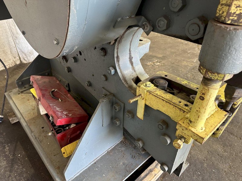 6&quot; X 6&quot; X 1/2&quot; HENRY &amp; PEL MODEL MK-20 IRONWORKER: STOCK #77858