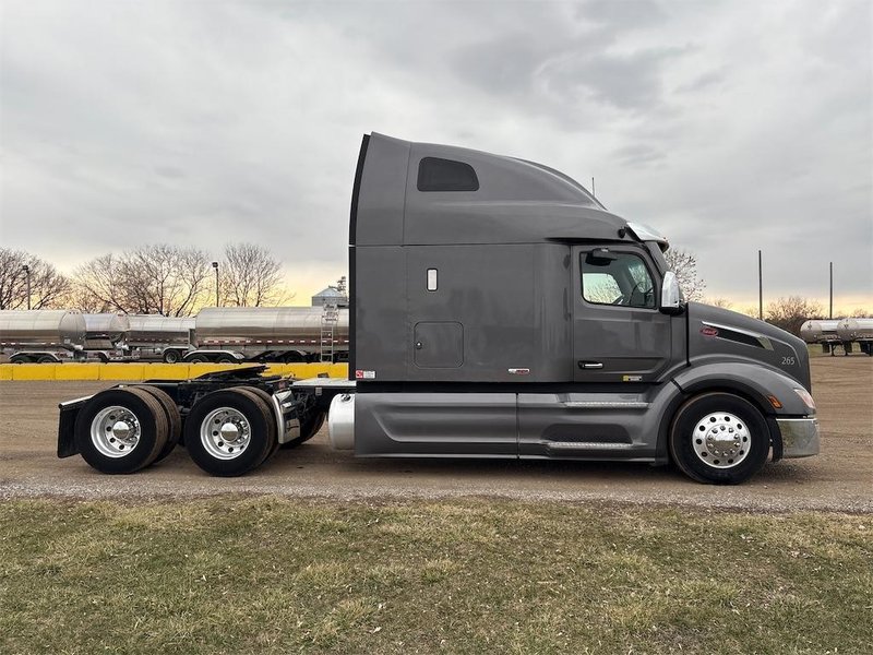 2024 Peterbilt 579 1XPBDP9X2RD895842