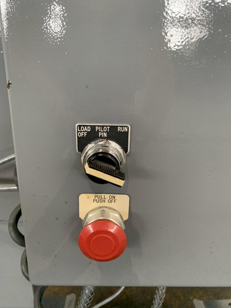 12&quot; x 12&quot; x .125&quot; AIR FEEDS INC. AF-3 AIR FEEDER/STRAIGHTENER WITH POWERED PINCH ROLLS. STOCK # 0918219