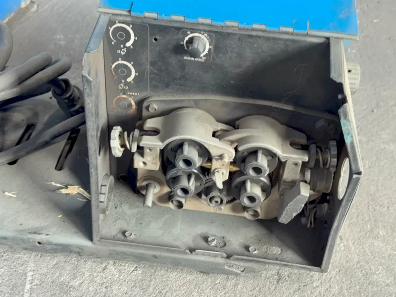 MILLER WIRE FEEDER  -  24A
