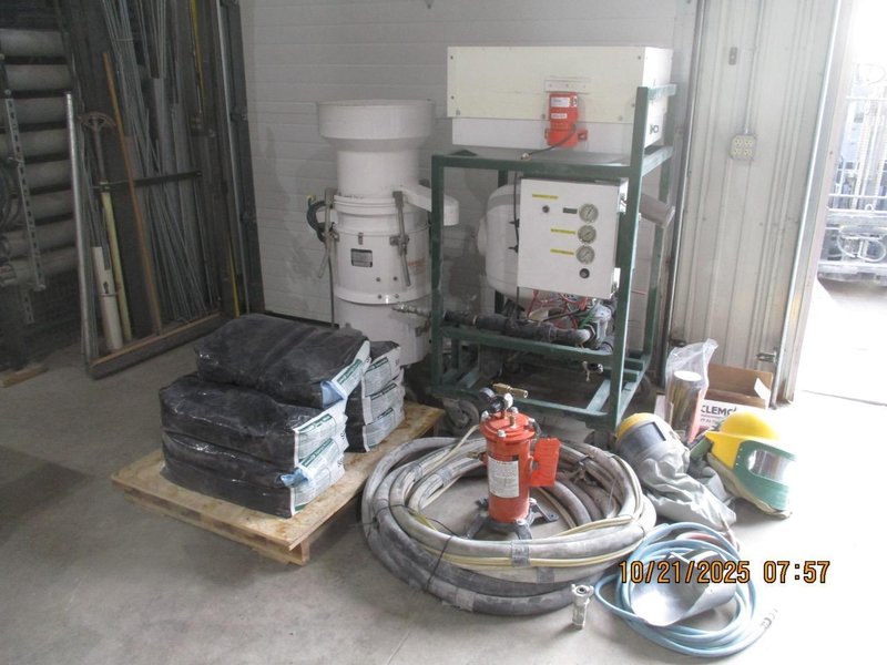 SpongeJet Sponge Media Blaster with Recycler 35E-CE and Fresh Air Hood, 2012