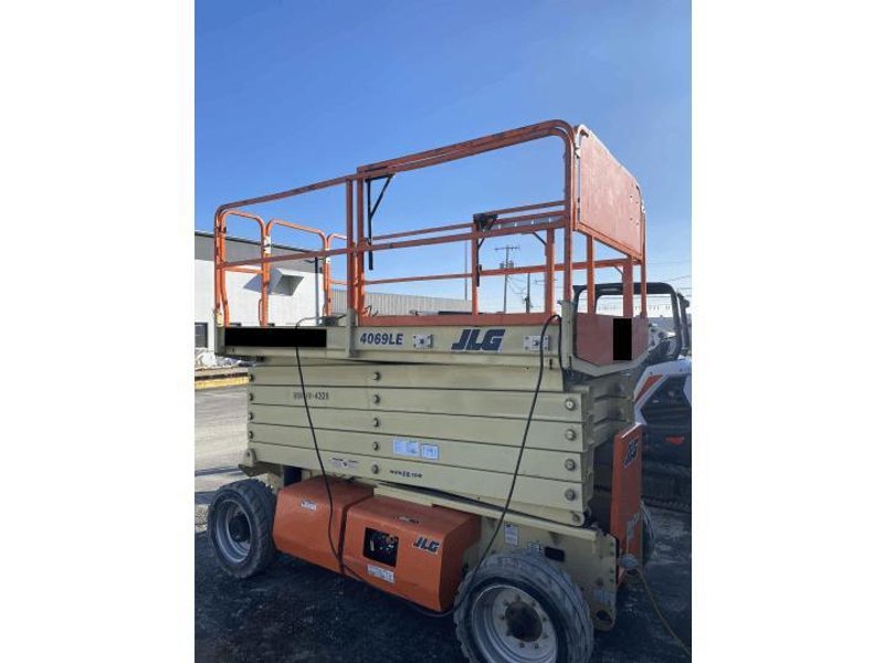 JLG 4069LE 46′ Electric Scissor Lifts, 2016 – Low Hours