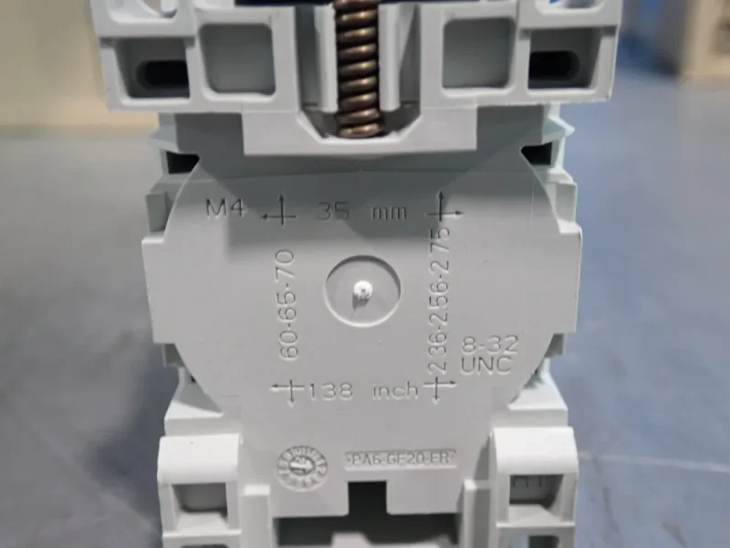 ALLEN-BRADLEY CONTACTOR  -  100-E26KD00