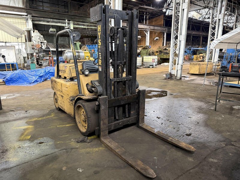 15,000 LB HYSTER S150A PROPANE FORKLIFT. STOCK # 0982826