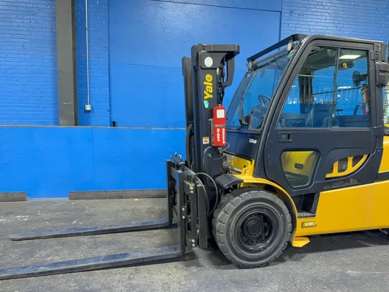 Yale 9600 Lbs Propane Forklift - Glp100vxnkhe088