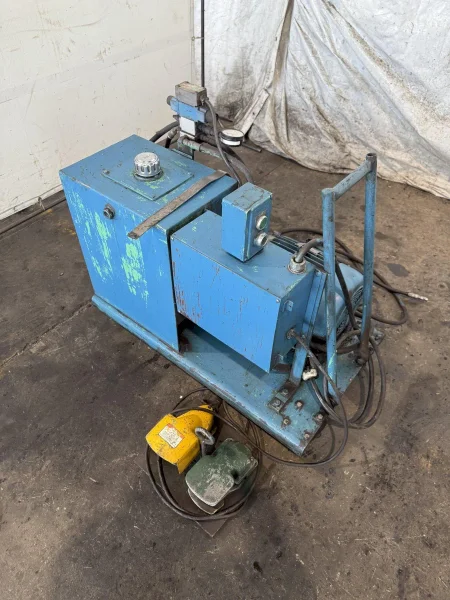 70 TON WHITNEY C-FRAME HYDRAULIC WEB PUNCH WITH POWER UNIT: STOCK #23389