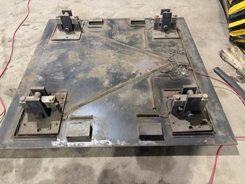 65,000LBS 72" X 72" FLOOR SCALE STOCK# 4199