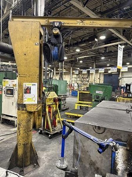 2000 LB (1 TON) GORBEL FREE STANDING JIB CRANE &amp; P&amp;H POWERED CHAIN HOIST