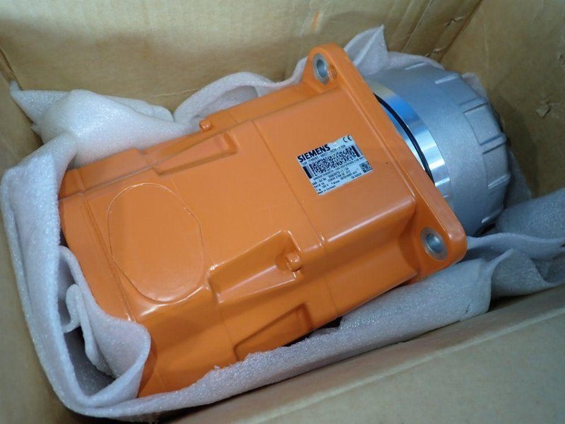 SIEMENS SERVO MOTOR  -  1FK6083-6AZ21-9ZZ9-Z S26