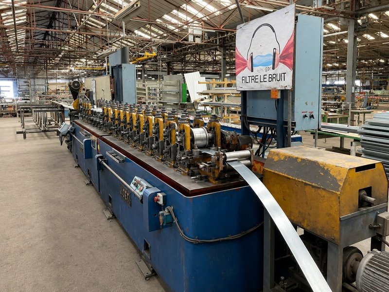 Jidet - rollforming line with 7 tool sets sectional gates
