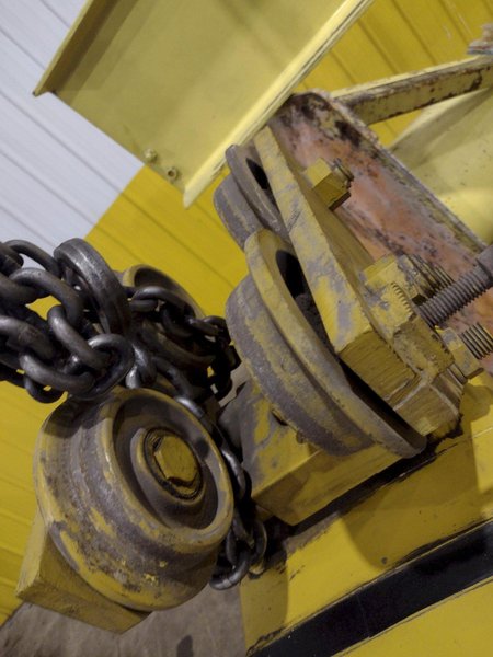 5 TON x 8' x 10' JIB ARM CRANE W/ 3 TON YALE HOIST: YOBRO #24982