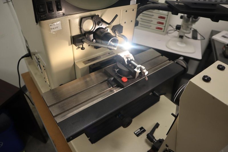 S-T INdustries 20-3700 OPtical Comparator, 14" Screen, Quadra-Check 200 DRO, Surface and Profile Illumination, Portable Stand- Auction Item