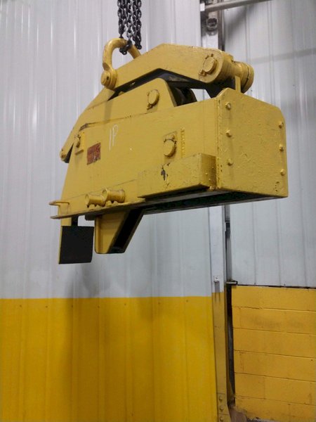 10,000 LB 5 TON ACCO MANSAVER MODEL G1616 SINGLE RIM VERTICAL COIL LIFTING TONG SCISSOR TYPE COIL LIFT: STOCK #14206