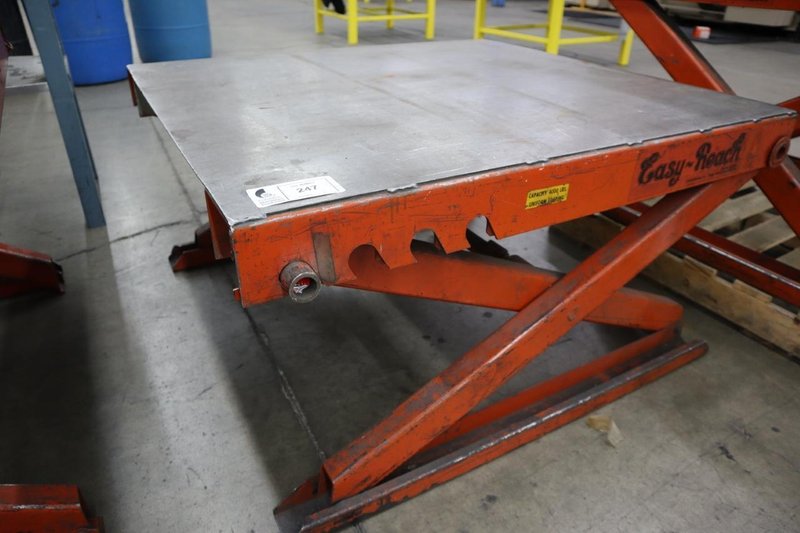 Easy Reach Scissor Table, Adjustable Height, 4,000 Lb Capacity, 40&quot; x 42&quot; Surface- Auction Item