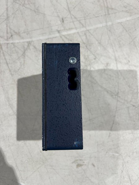 SCHMERSAL AZM 415-33ZPDKA-M20 SAFETY INTERLOCK SWITCH USED