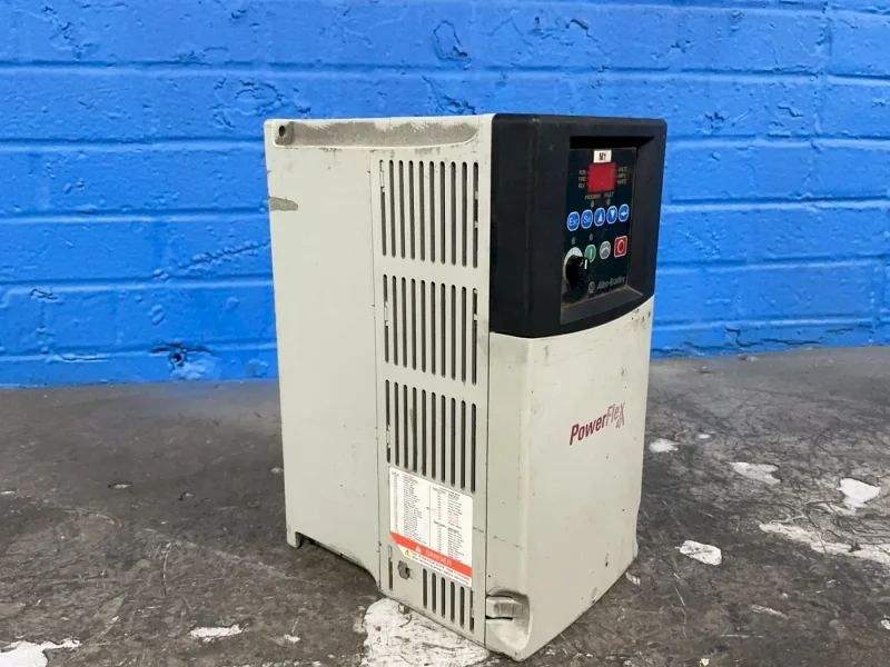 ALLEN BRADLEY 7.5 HP AC DRIVE  -  22B-E9P9N104