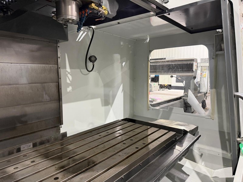 Haas VF-5/40 CNC Vertical Machining Center – 10,000 RPM, 4th Axis Ready Mill