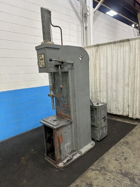 15 TON FOX HYDRAULIC C FRAME PRESS : STOCK #77734