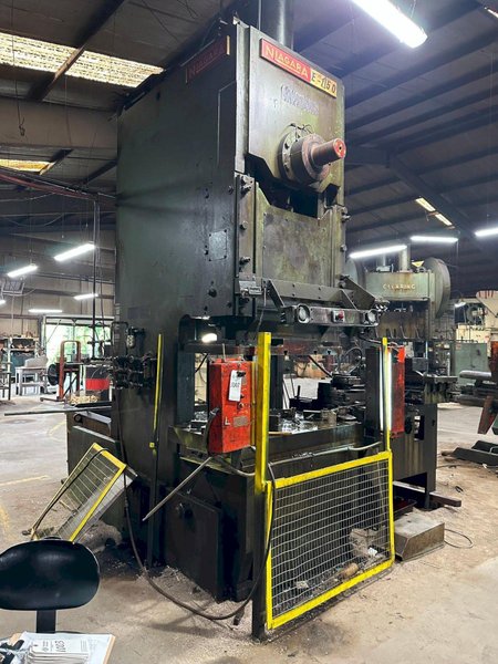 150 TON NIAGARA MODEL #E-150 OBI PUNCH PRESS 8" STROKE: YOBRO #26138