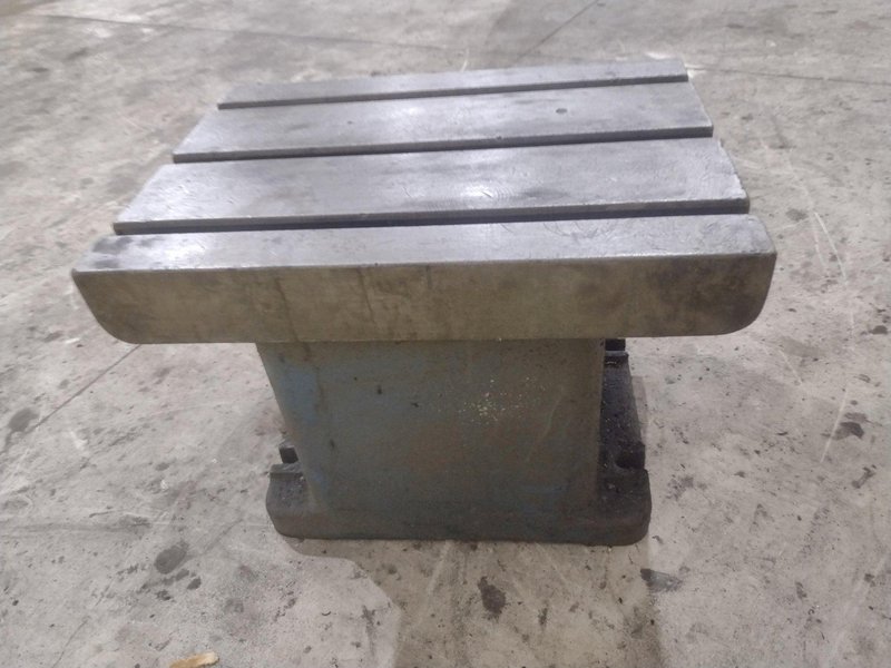 24" X 18" X 18" HIGH CARLTON BOX DRILL TABLE: STOCK #21963