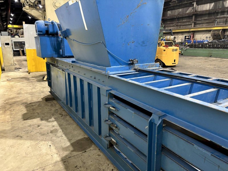 30&quot; X 72&quot; INTERNATIONAL MODEL #1272-HD HORIZONTAL HYDRAULIC CLOSED DOOR BALER: STOCK #21346