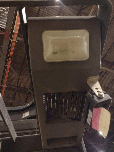 CROWN ORDER PICKER FORKLIFT: YOBRO #25680