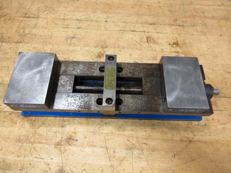 Kurt HDL-6 6" Heavy Duty Machine Vise- Auction Item